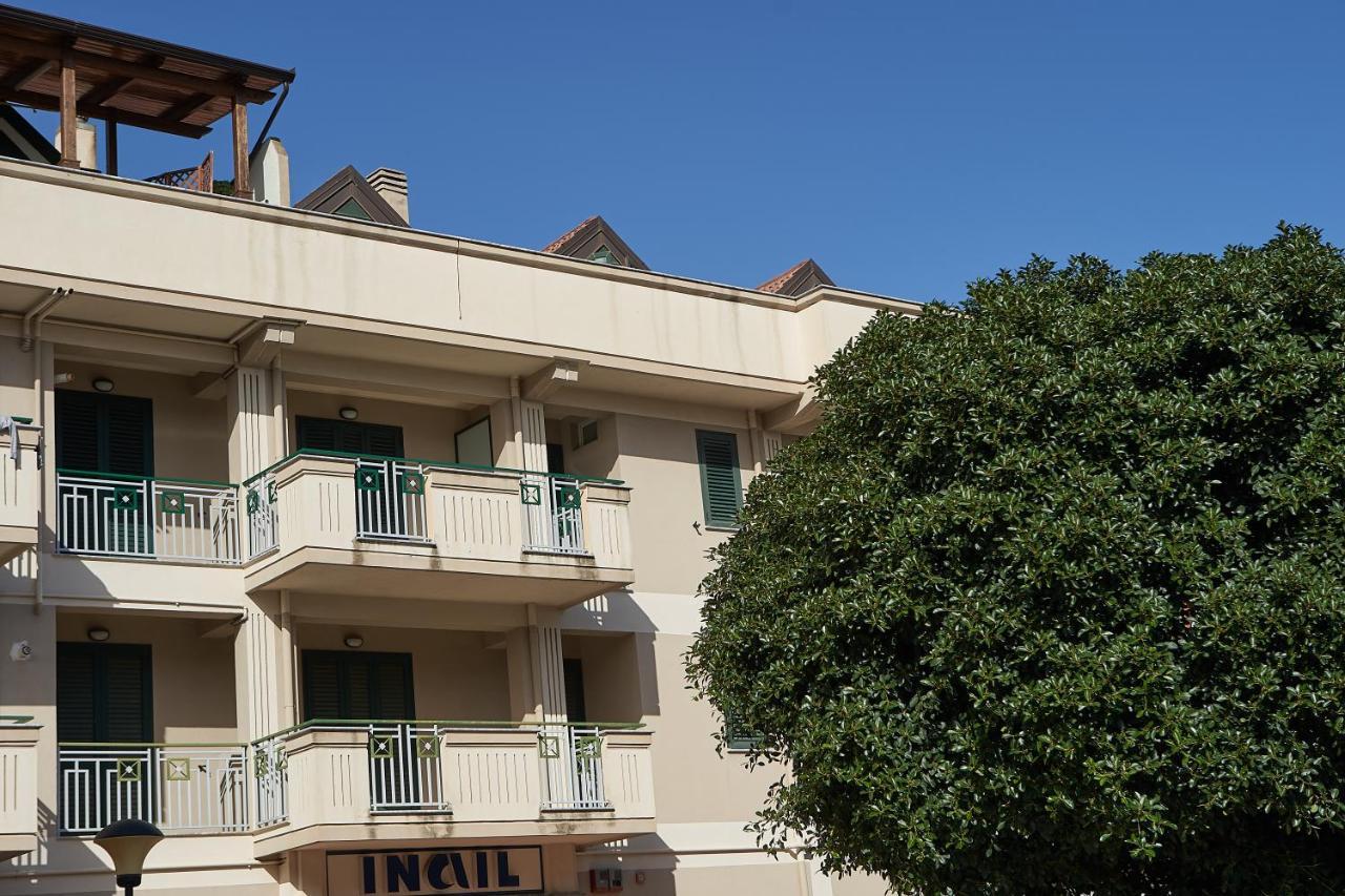 B&B Mary Grace Rossano Stazione Экстерьер фото