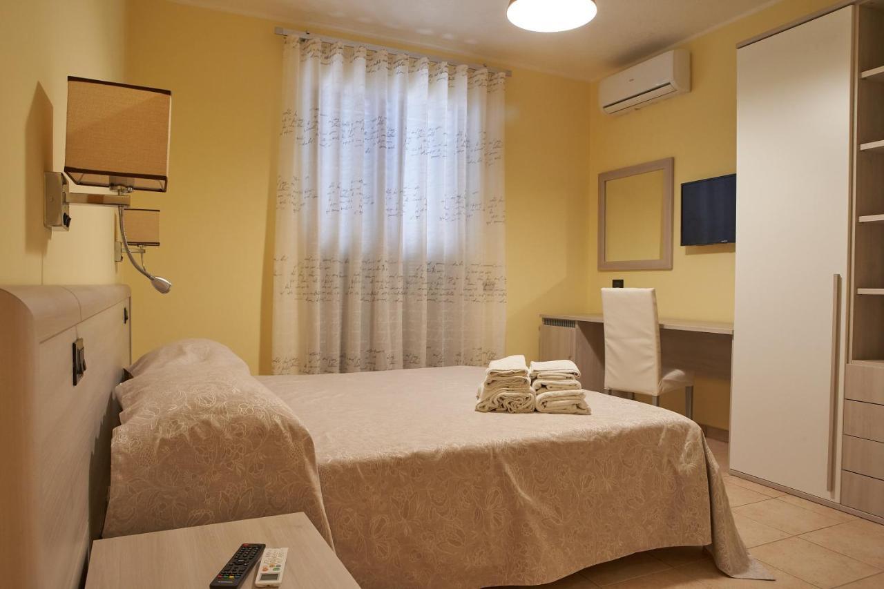 B&B Mary Grace Rossano Stazione Экстерьер фото