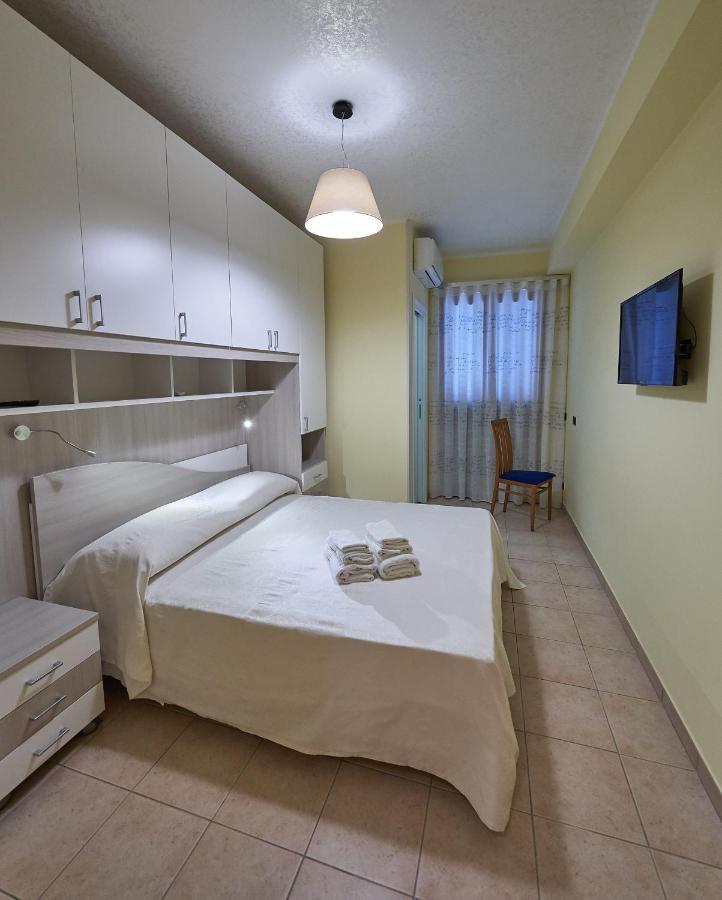 B&B Mary Grace Rossano Stazione Экстерьер фото